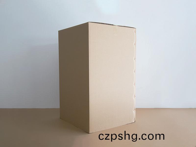 大號(hao)紙(zhi)箱(xiang)包裝